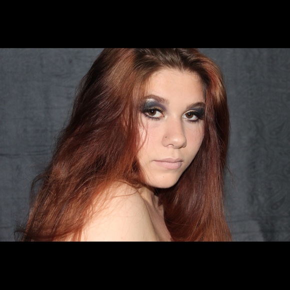 Meet your Posher, Stephanie - Picture 3 of 4